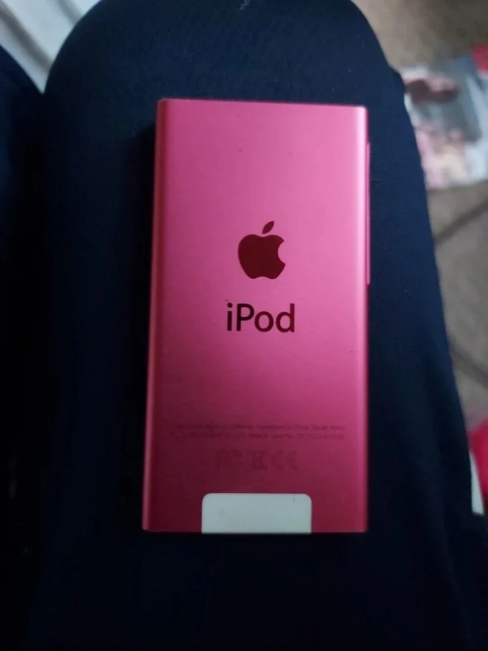 Apple iPod Nano 7th Generation 16GB - Hot Pink